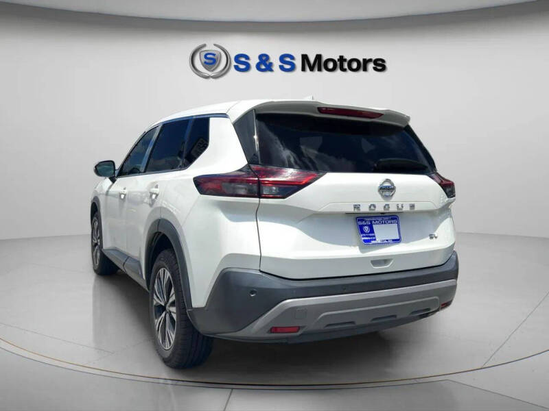 2021 Nissan Rogue SV
