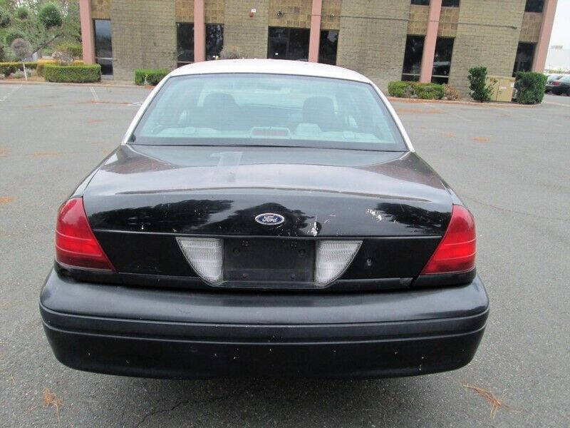 2003 Ford Crown Victoria