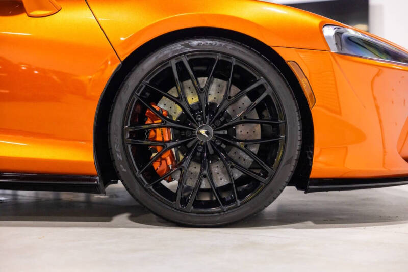 2023 McLaren GT