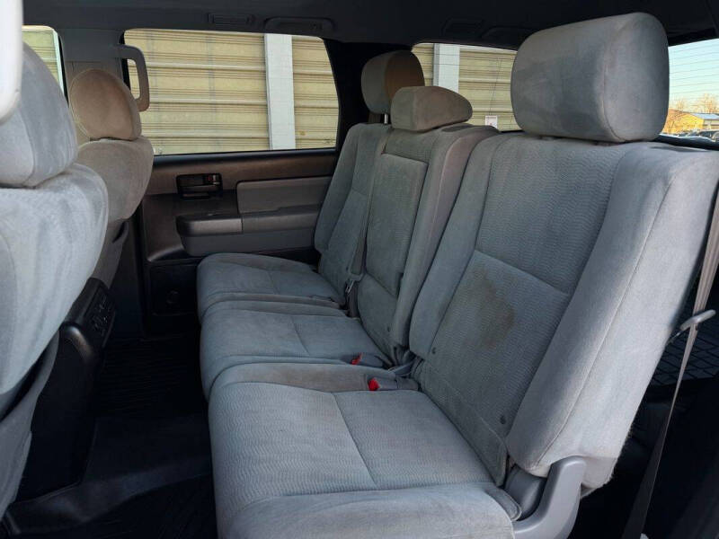 2016 Toyota Sequoia SR5