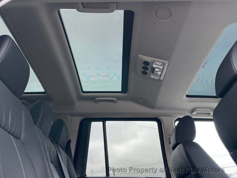 2016 Land Rover LR4 HSE LUX