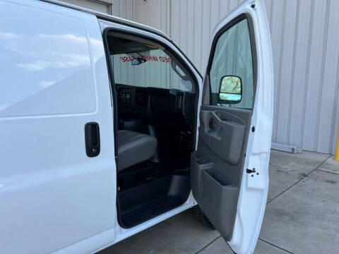 2023 Chevrolet Express 2500