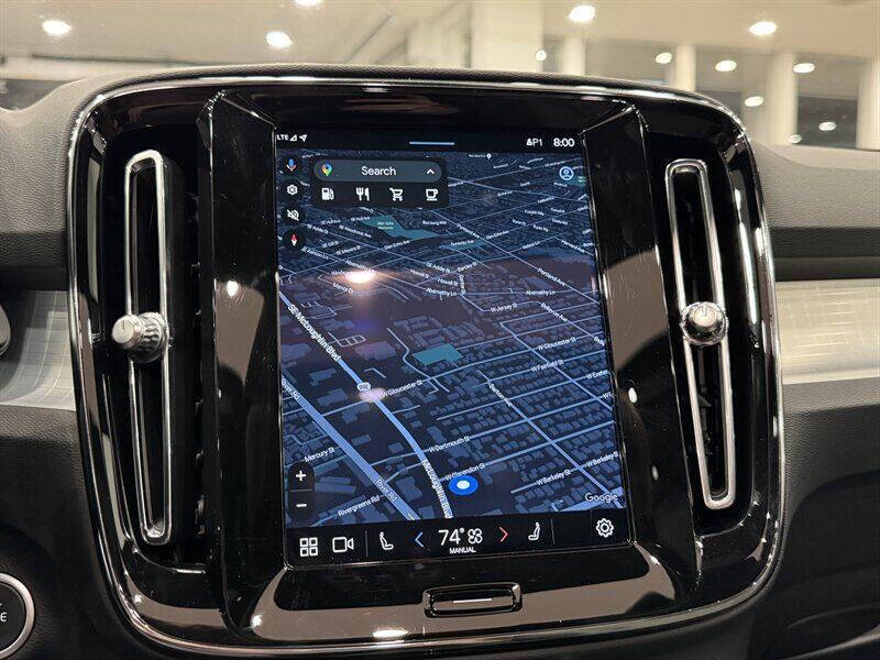 2025 Volvo XC40 B5 Core Bright Theme