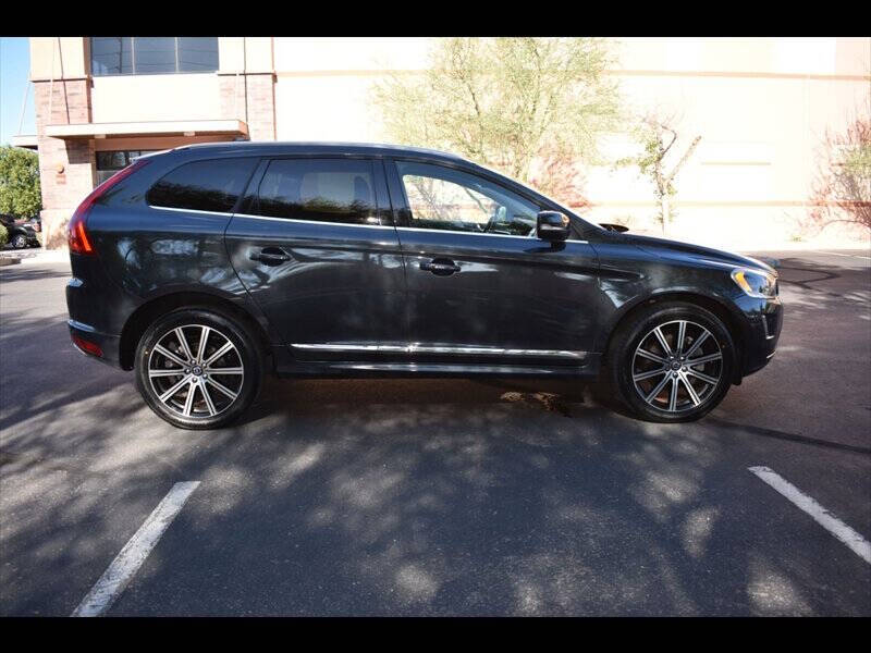 2016 Volvo XC60 T5 Drive-E Platinum