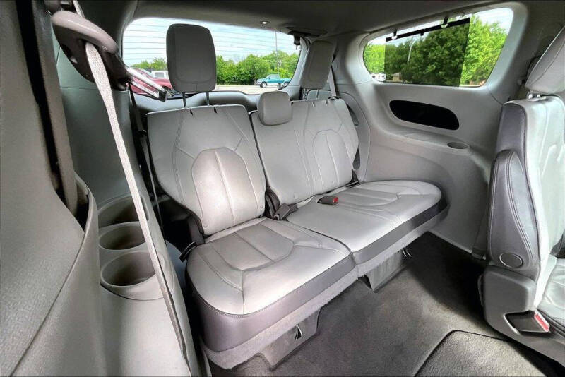 2017 Chrysler Pacifica Touring-L Plus