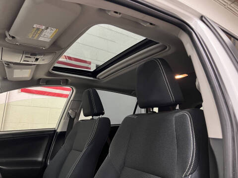 2017 Toyota RAV4 Hybrid XLE