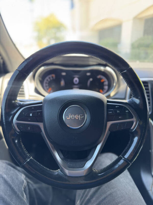 2020 Jeep Grand Cherokee Laredo