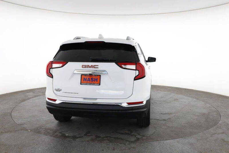 2022 GMC Terrain SLT
