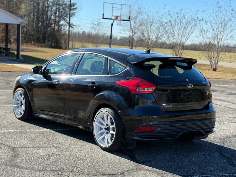 2017 Ford Focus ST