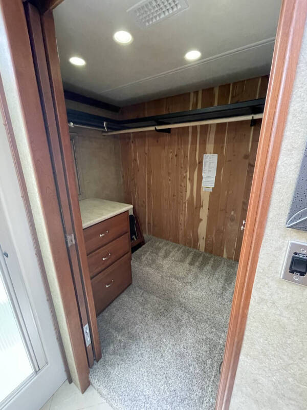 2013 Freightliner XCM Chassis