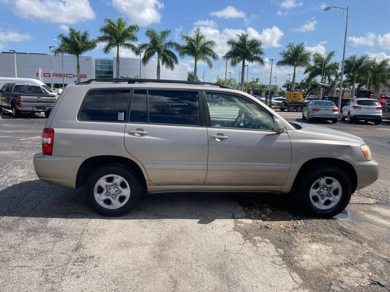 2004 Toyota Highlander for sale at CAR-RIGHT AUTO SALES INC in Naples FL