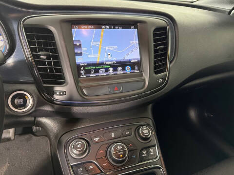 2015 Chrysler 200 S