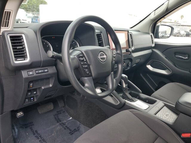 2022 Nissan Frontier SV