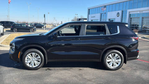 2026 Mitsubishi Outlander ES