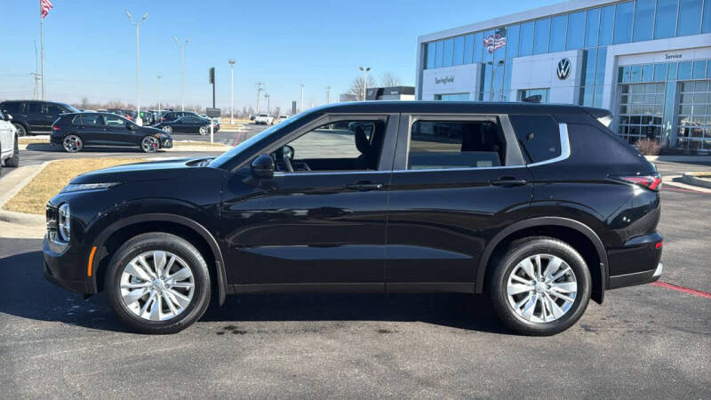 2026 Mitsubishi Outlander ES