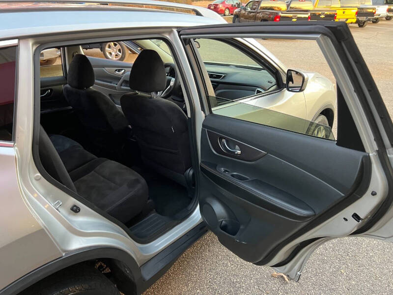 2016 Nissan Rogue SV