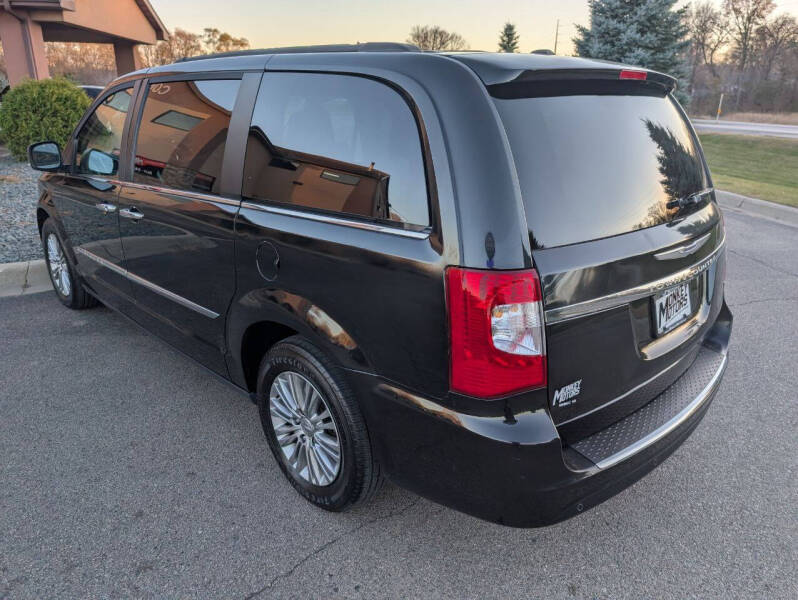 2016 Chrysler Town and Country Touring-L Anniversary Edition
