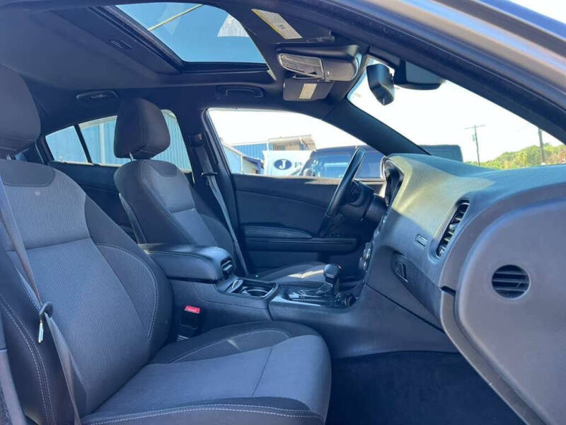 2016 Dodge Charger SE