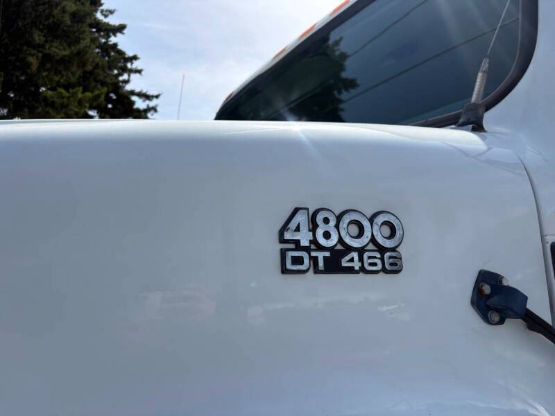 2001 International 4800