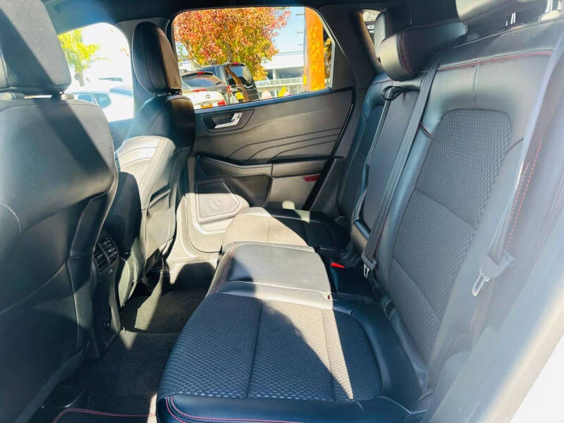 2023 Ford Escape ST-Line