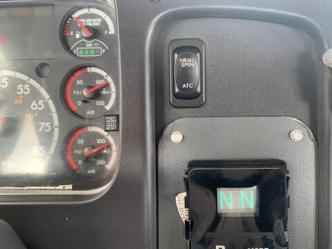 2015 Freightliner M2 106