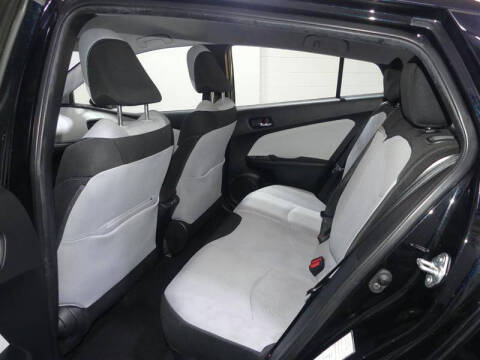 2022 Toyota Prius LE