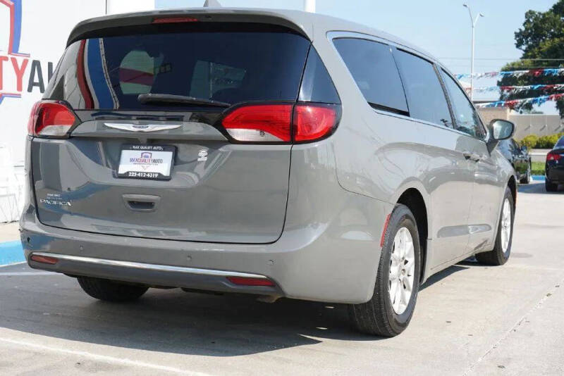 2020 Chrysler Pacifica Touring