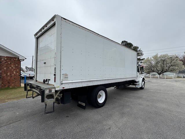 2017 Freightliner M2 106