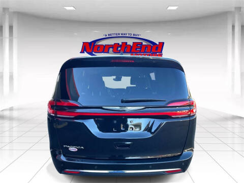 2024 Chrysler Pacifica Touring L