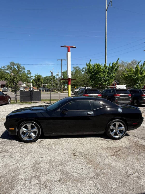 2013 Dodge Challenger SXT Plus