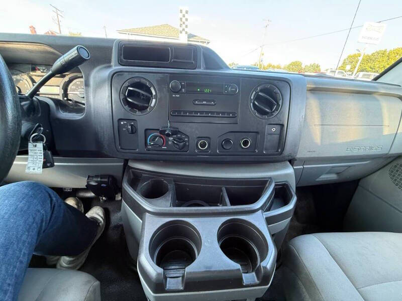 2017 Ford E-Series E-350 SD