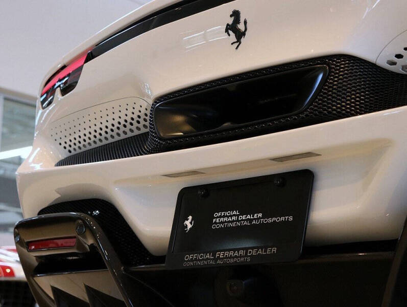 2025 Ferrari 296 GTS