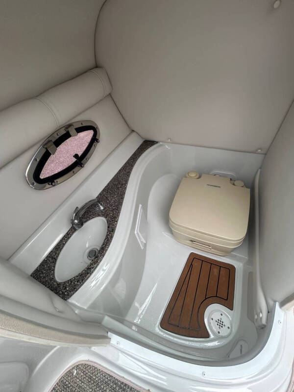 2018 Crownline E23 EC