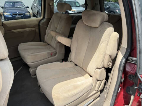2008 Hyundai Entourage GLS