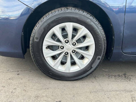 2017 Toyota Camry LE