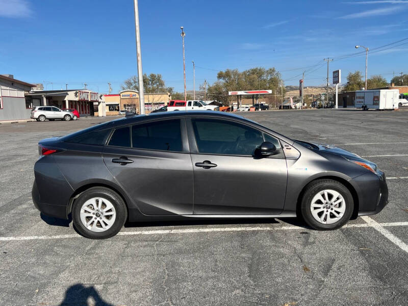 2018 Toyota Prius One photo 7