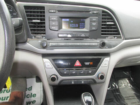 2017 Hyundai Elantra SE