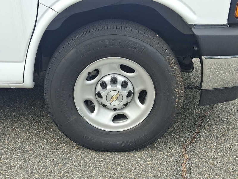 2025 Chevrolet Express 2500