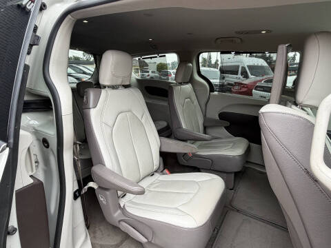 2019 Chrysler Pacifica Touring L Plus