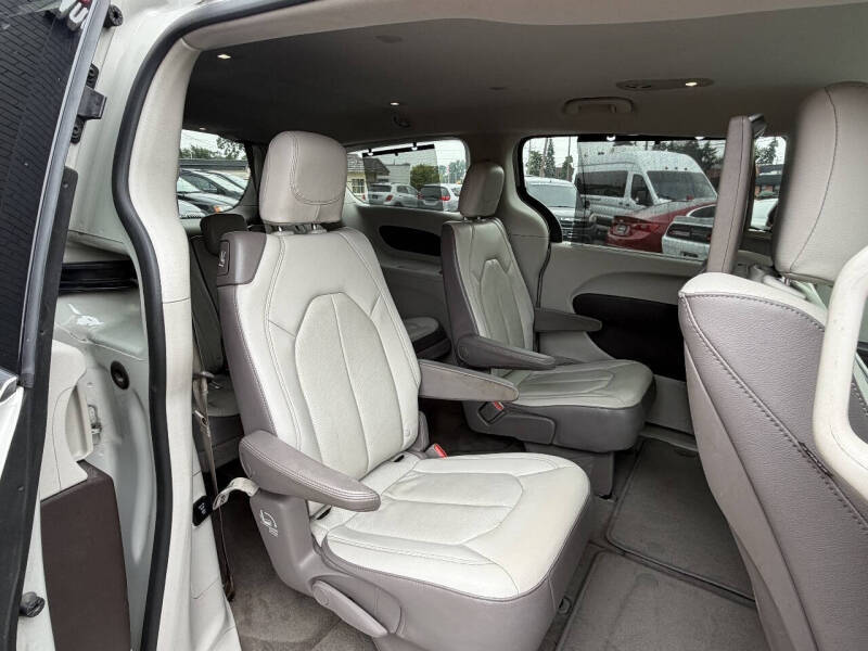 2019 Chrysler Pacifica Touring L Plus