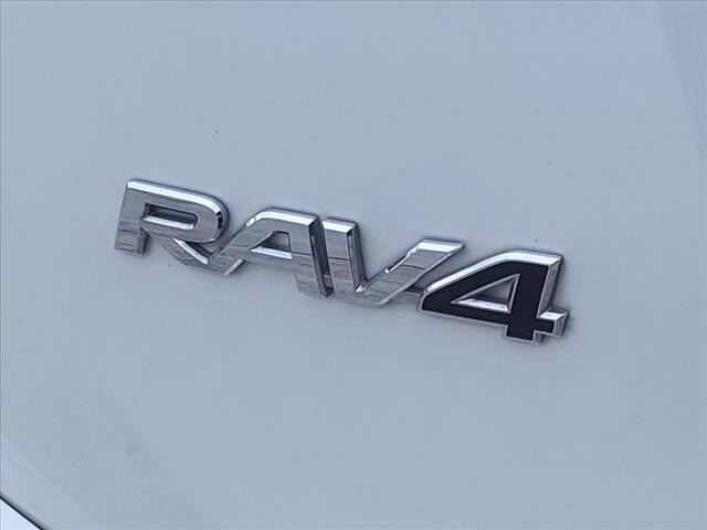 2018 TOYOTA RAV4 SUV / Crossover - $21,597