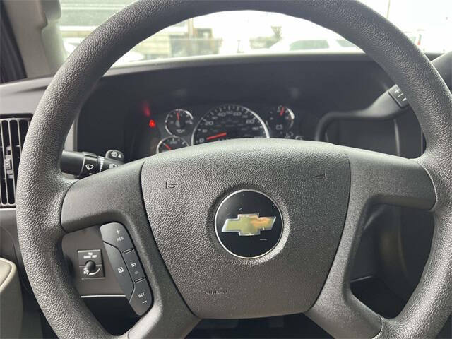 2024 Chevrolet Express 2500