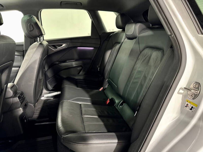 2022 Audi Q4 e-tron quattro Premium Plus 50