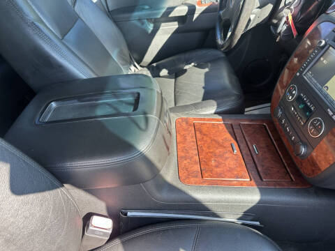 2013 Chevrolet Avalanche LTZ Black Diamond