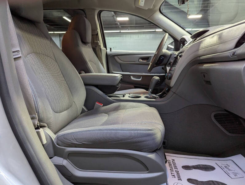 2017 Chevrolet Traverse LS