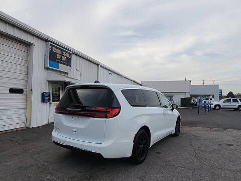 2023 Chrysler Pacifica Touring L