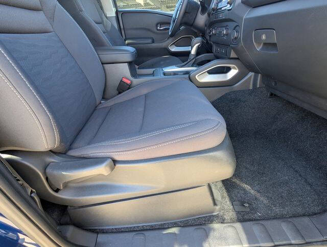 2022 Nissan Frontier SV