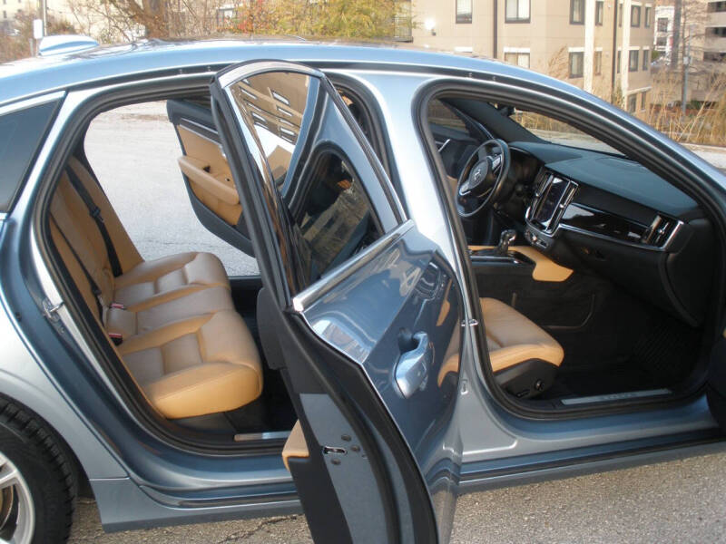 2018 Volvo S90 T5 Momentum