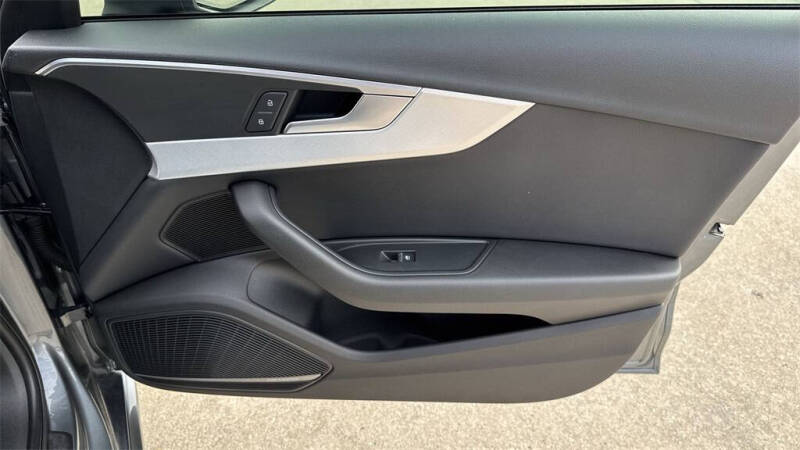 2017 Audi A4 2.0T quattro Prestige