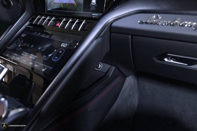 2024 Lamborghini Urus S